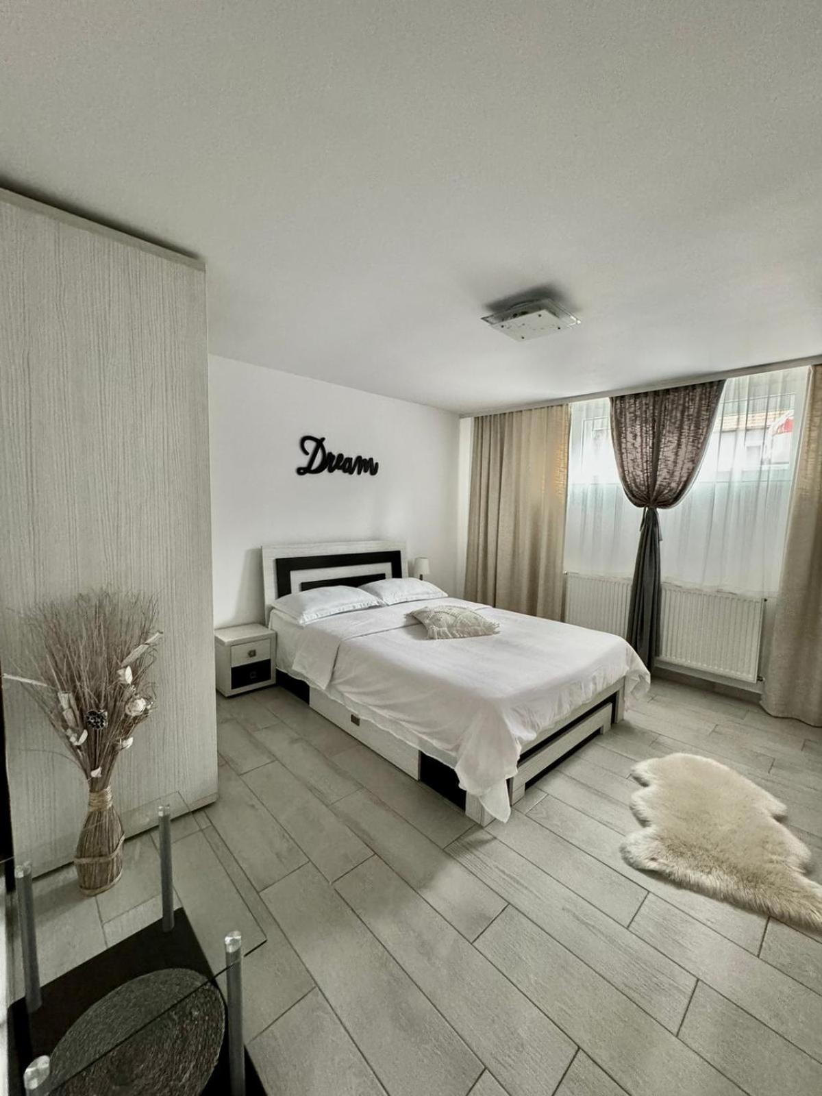 Appartamento La Relax Braşov Esterno foto
