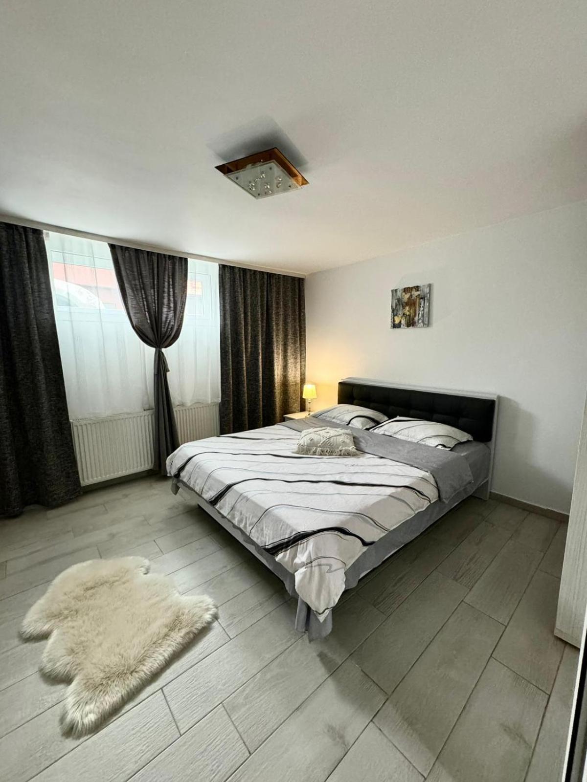 Appartamento La Relax Braşov Esterno foto